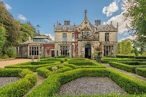 Kendal - Gothic Hall - Luxury Rooms or Apartment