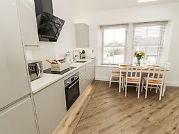 Lakes View Apartment 2