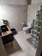 Anchor Suites