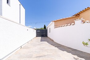 Villa in Empuriabrava With Private Pool