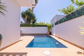 Villa in Empuriabrava With Private Pool