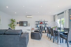 Villa in Empuriabrava With Private Pool