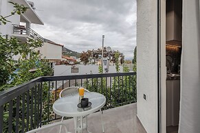 Noma Suites Tolo