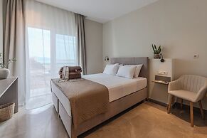 Noma Suites Tolo