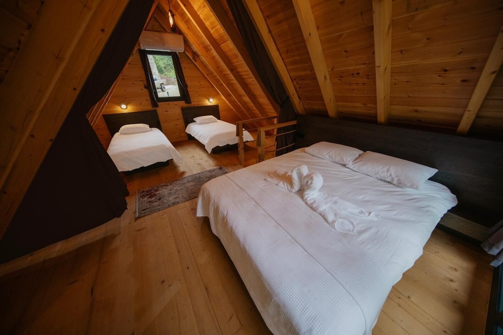 Dere Ağzı Tatil Köyü