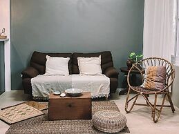 2BR Laid Back Apartment, Near Beach