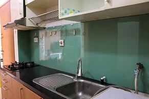 Strategic 2Br At Maple Park Sunter Apartment