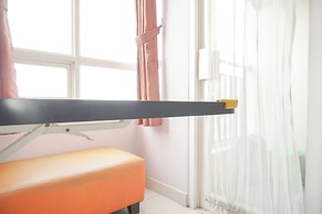 Homey And Nice Studio Cinere Bellevue Suites Apartment