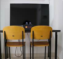 Fancy And Nice Studio Room At West Vista Apartment