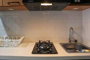 Fancy And Nice Studio Room At West Vista Apartment