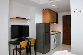 Fancy And Nice Studio Room At West Vista Apartment