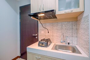 Comfort 1Br At Royal Heights Apartment