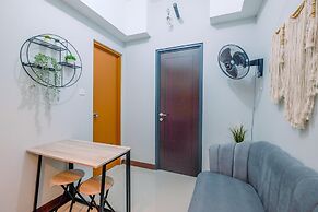 Comfort 1Br At Royal Heights Apartment