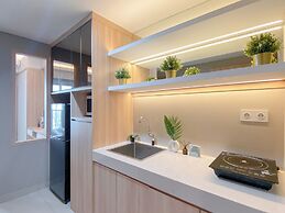 Nice And Elegant Studio At Bintaro Embarcadero Apartment