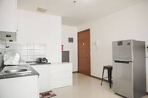 Spacious And Comfortable 2Br At Green Bay Condominium Apartment
