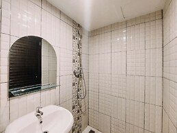 Good Place Studio At De Prima Apartment