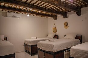 Hostal 66