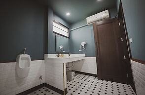 Poshtel 56