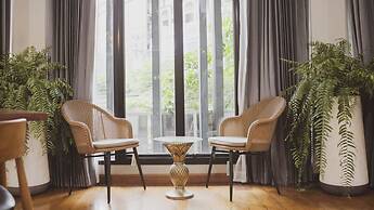 Poshtel 56
