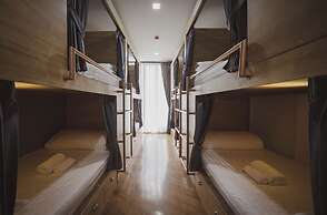 Poshtel 56