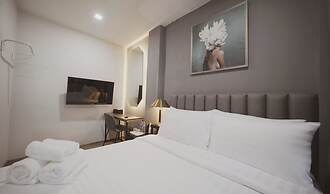 Poshtel 56