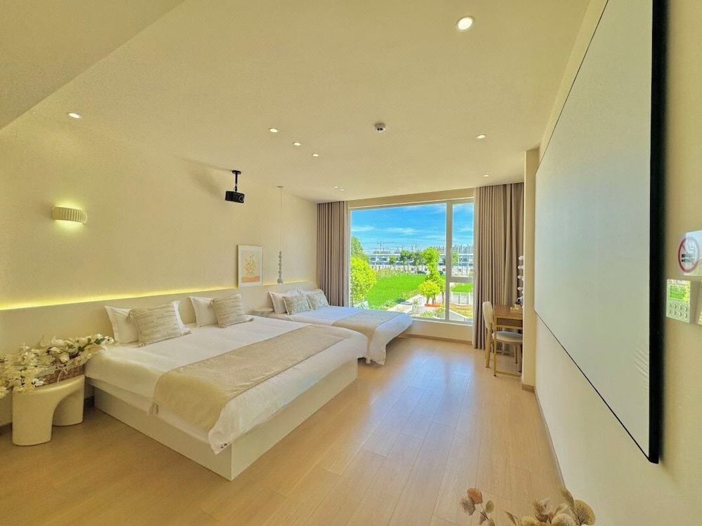 QIMeow Garden Hotel
