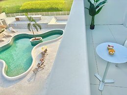 QIMeow Garden Hotel