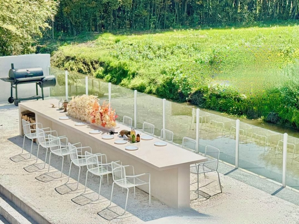 QIMeow Garden Hotel