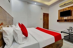 Hotel The Grand