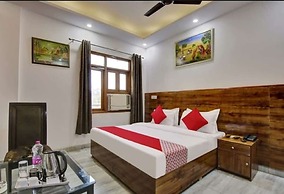 Hotel The Grand