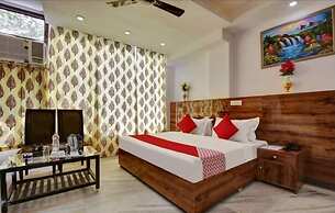 Hotel The Grand