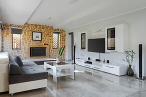 Aeolia Villa Athenian Riviera