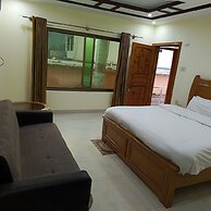 Moon Lodges Naran