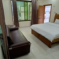 Moon Lodges Naran