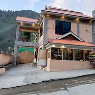 Moon Lodges Naran