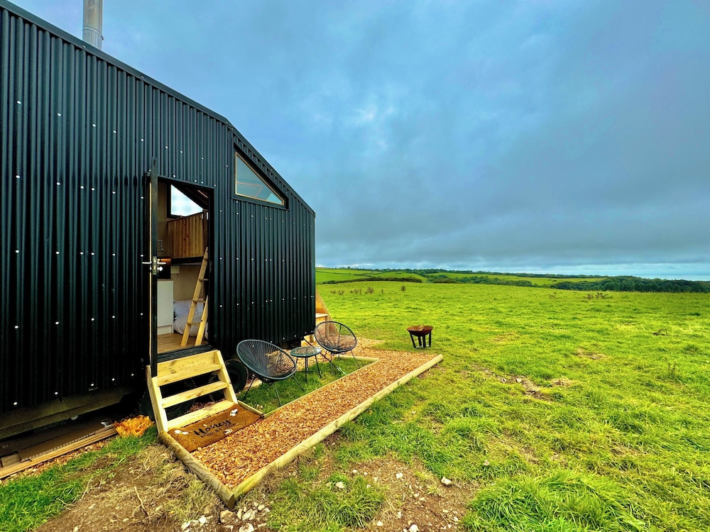 1 Bed Cabin - Sleeps 2 - Parking