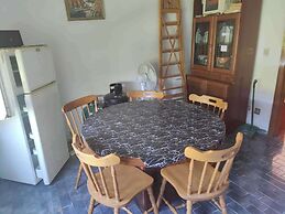 3 bed - Sleeps 6 - Mountain View - Parking - Pets