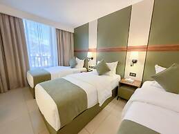 Coral Beach Hotel & Spa