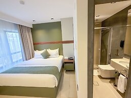 Coral Beach Hotel & Spa