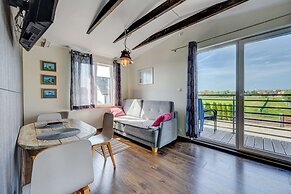 Holiday Studio With Balcony, Gaski