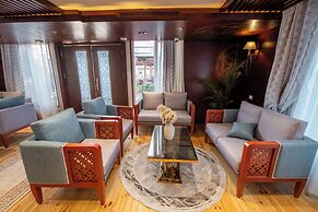 Azhar Dahabiya Luxury Suites
