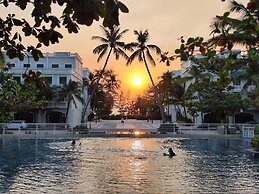Sunset Marina Hotel