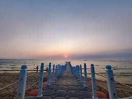 Sunset Marina Hotel