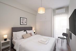 Spacious Luxury Apartment | Near Piraeus Port
