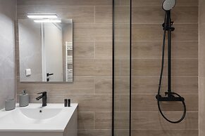 Spacious Luxury Apartment | Near Piraeus Port