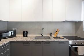 Spacious Luxury Apartment | Near Piraeus Port