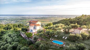 The Sea Air Villa in Massarosa