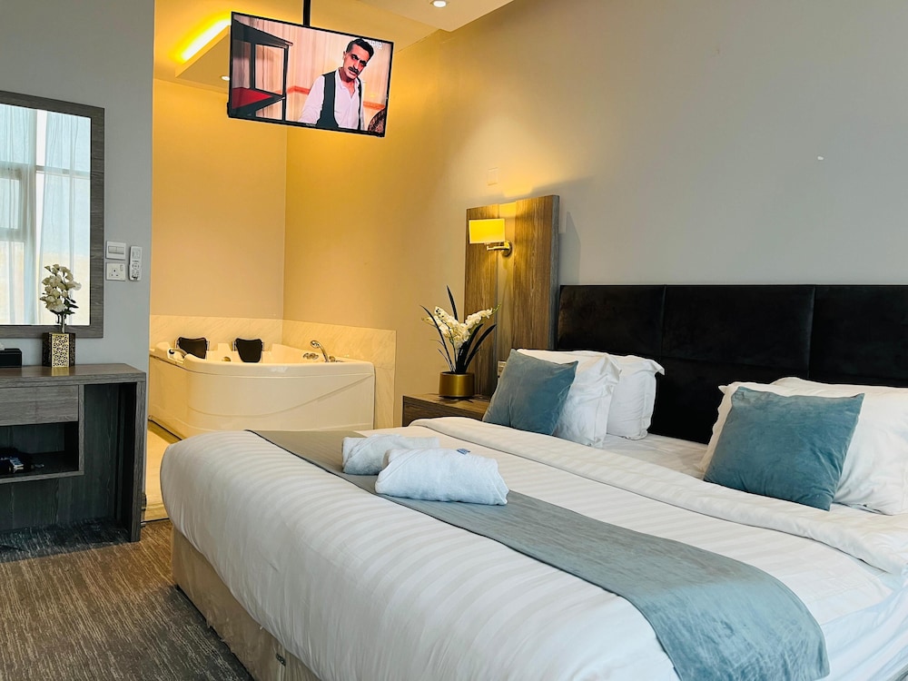 Lian Park Hotel