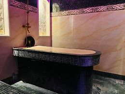 Lian Park Hotel