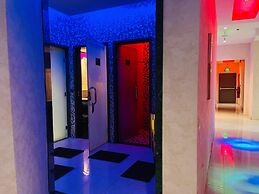 Lian Park Hotel